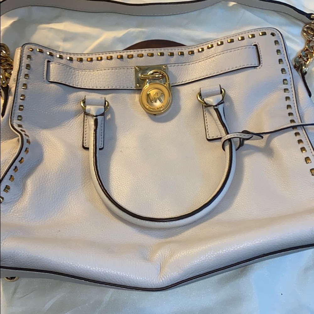 Beautiful white/gold Michael Kors handbag ‼️‼️